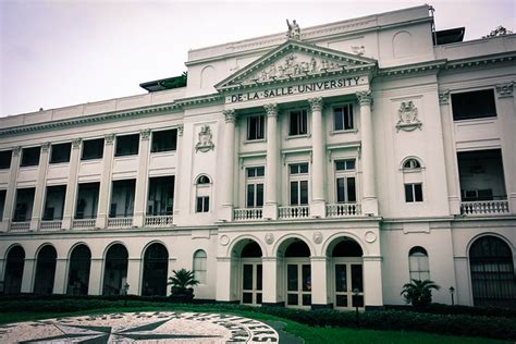 De La Salle Philippines .
